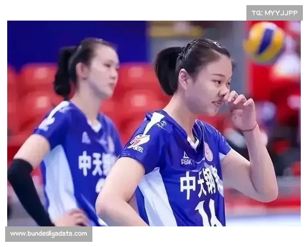 中国女排接应位置轮换策略揭晓 龚翔宇与郑益昕互补成核心